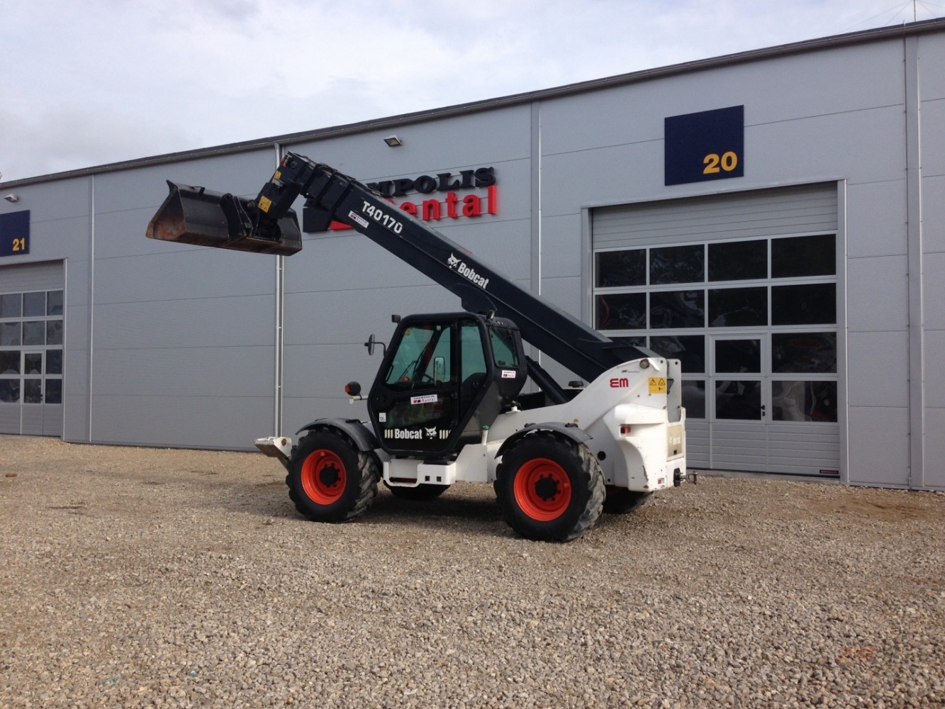 Телескопический погрузчик bobcat. Bobcat, t40 170. Bobcat t40170. Телескопический погрузчик Bobcat t40170. Bobcat 40-170.